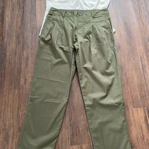 NWT CLub Monaco Green Pants with pleats!